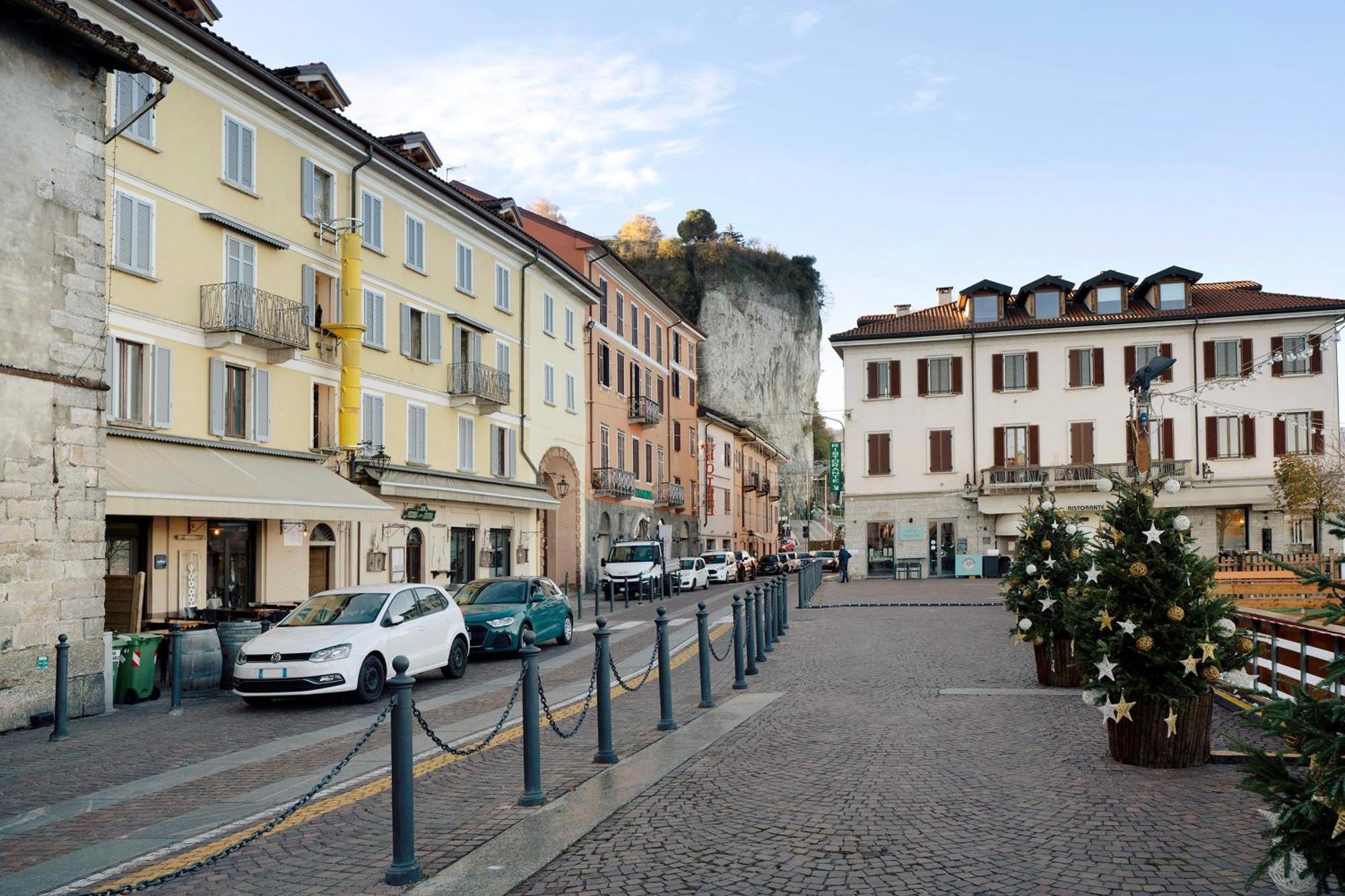 Sweet Home Apartments Peperoncino Arona Esterno foto