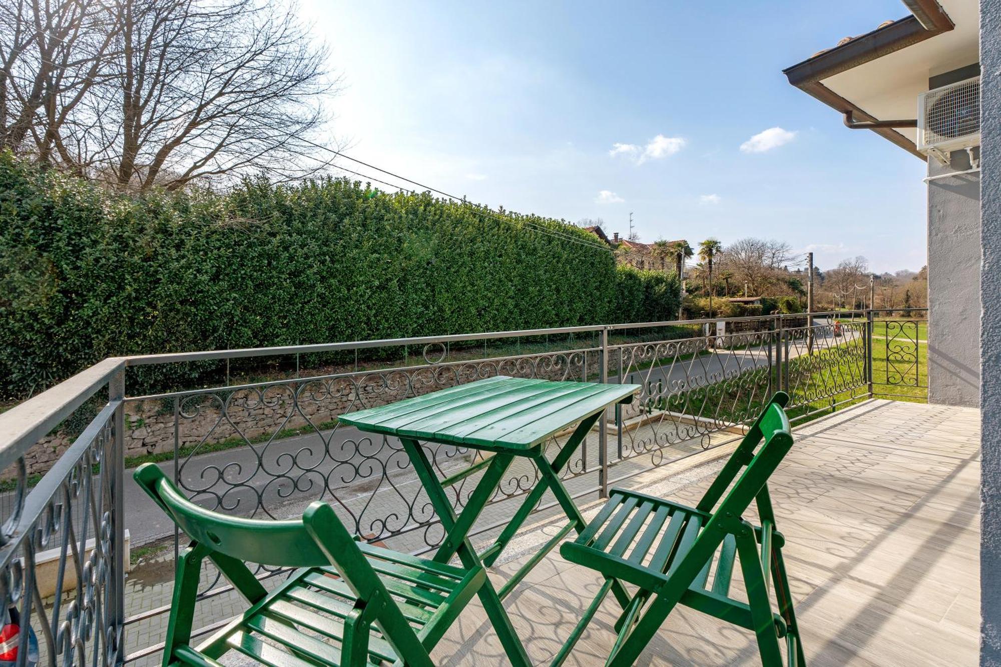 Sweet Home Apartments Peperoncino Arona Esterno foto